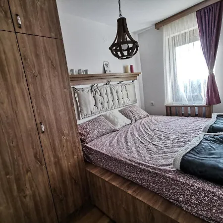 Infinity Gorstak 3 Apartment *